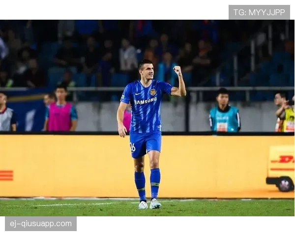 奥斯梅恩与埃托奥：终结效率与战术角色如何定义两代非洲锋霸？