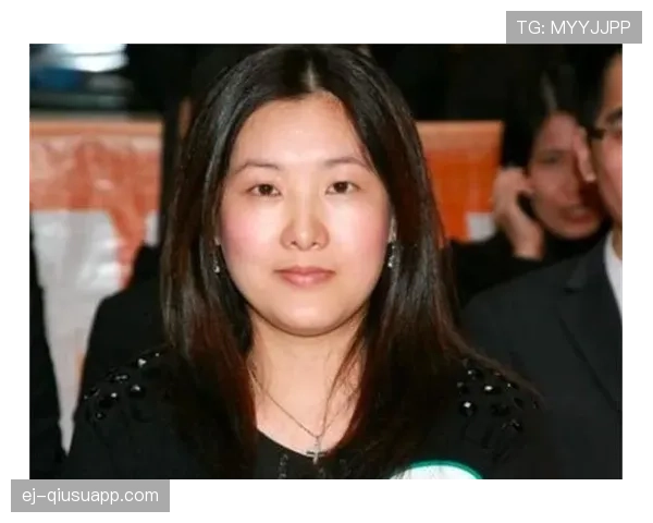 伏明霞跳水拿金牌那会儿，家里电视还是黑白的，现在她女儿读国际学校一年学费够我干十年